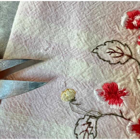 Laura Ashley Embroidered Floral Cotton Tea Towels Set Green Ribbon Trim VTG - Picture 9 of 13